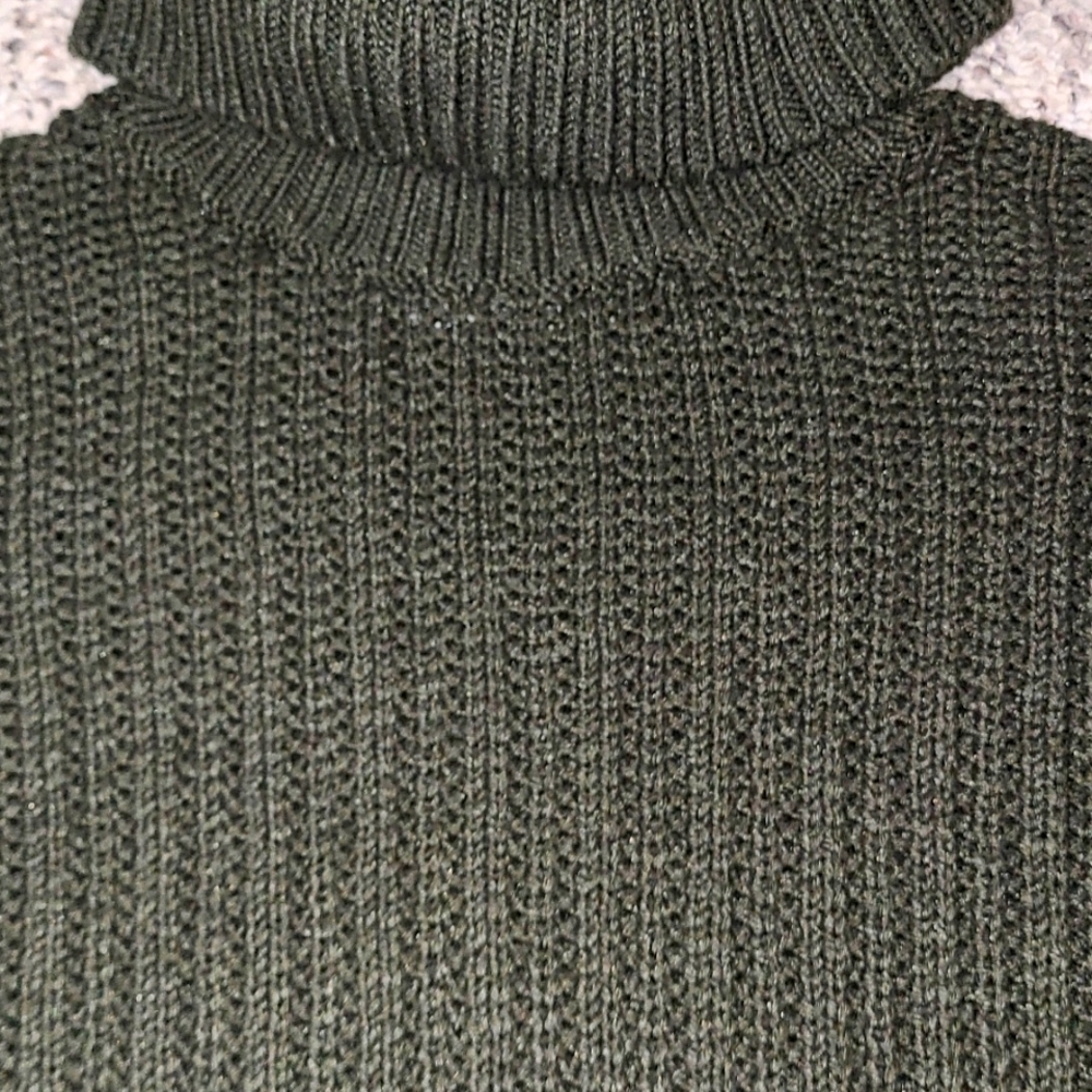 Old Navy Men's Sweater - Picture 2 of 5